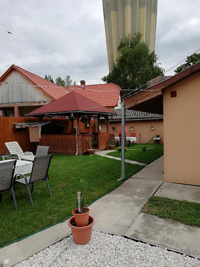 Csilla Apartman Makó Exteriér fotografie
